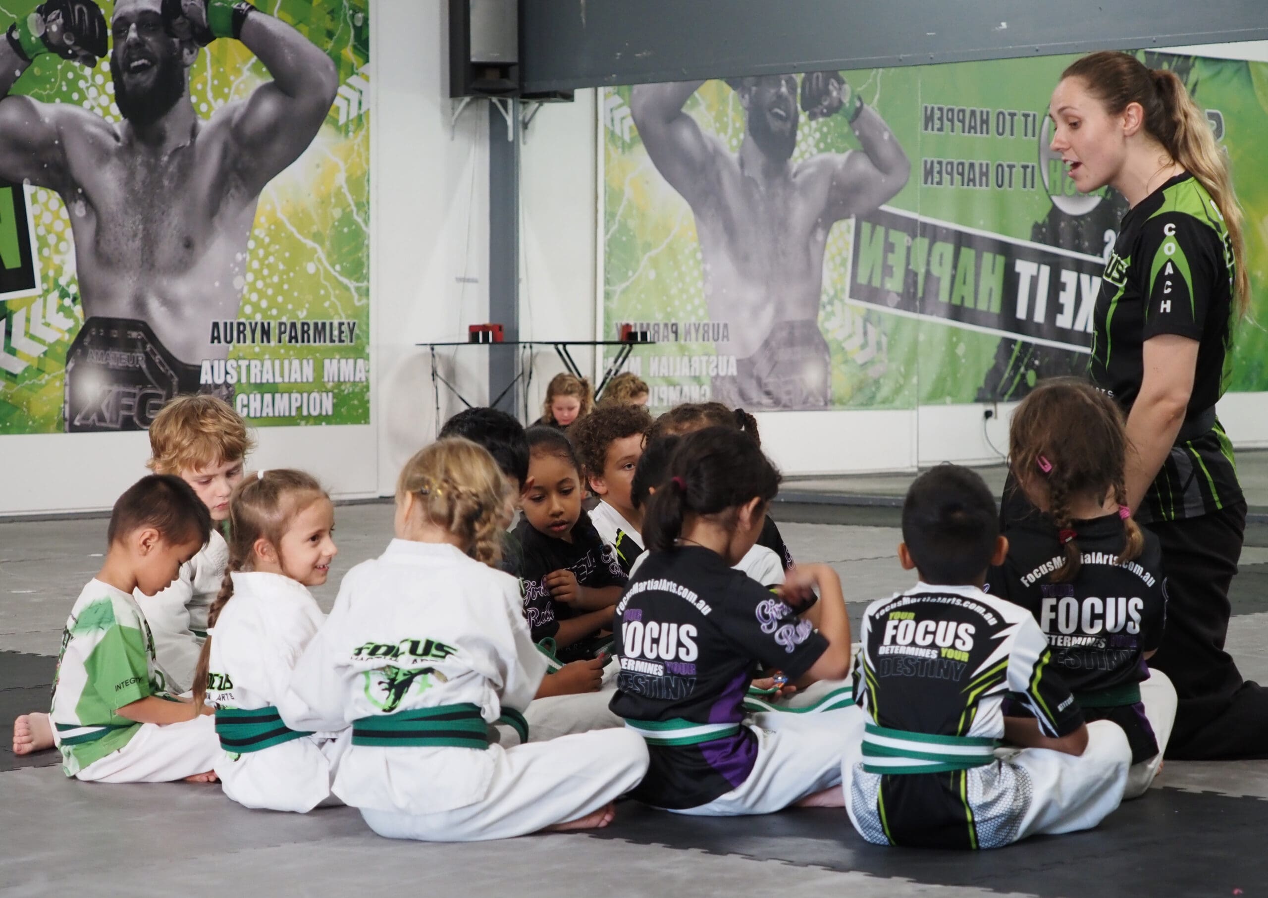 In preschool brazilian jiu-jitsu martial arts classes, kids learn self-defence, teaching respect, and bdy awareness, through fun workouts, and strength training, joint mobility, and challenging exercises, all at their own pace.